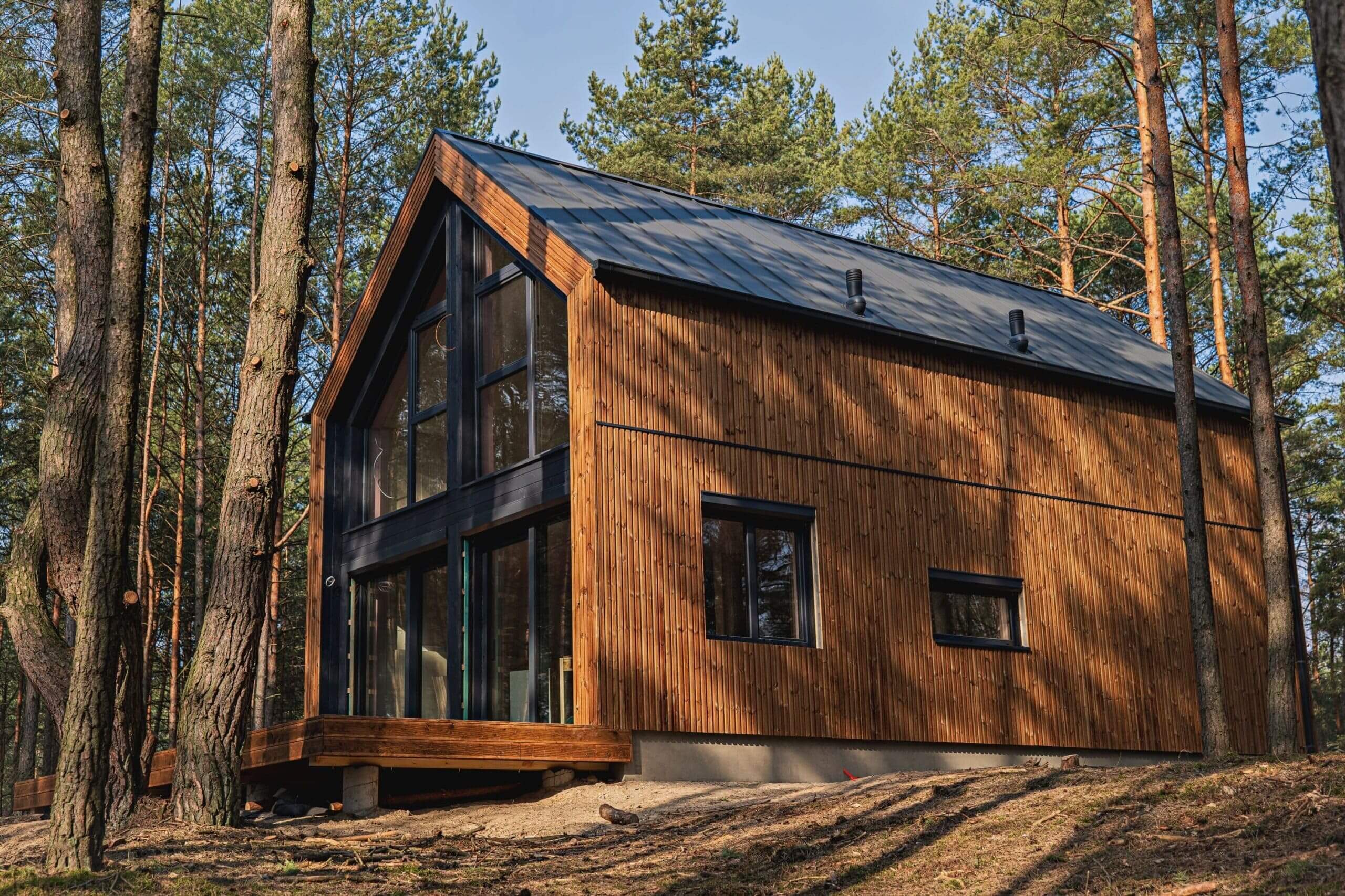 Двухэтажный дом в скандинавском стиле